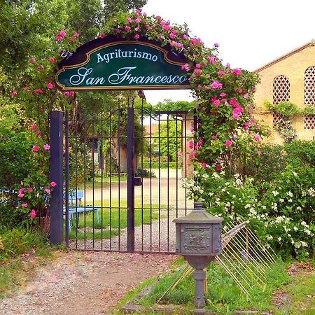 Agriturismo Borgo San Francesco Basiglio Extérieur photo